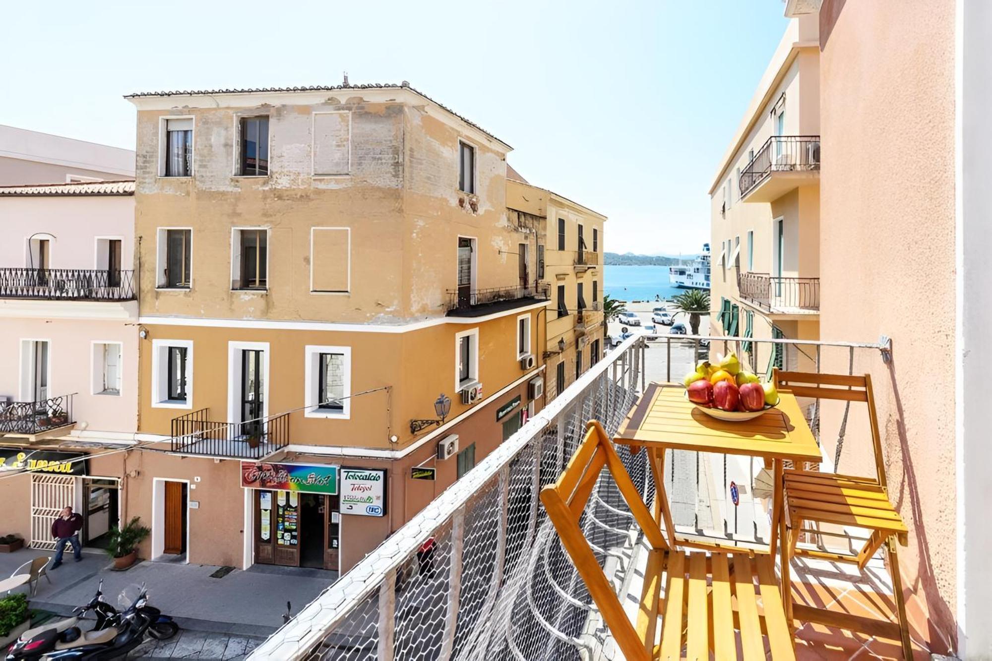 Splendido Appartamento In Pieno Centro Dell'Isola Ла-Маддалена Экстерьер фото